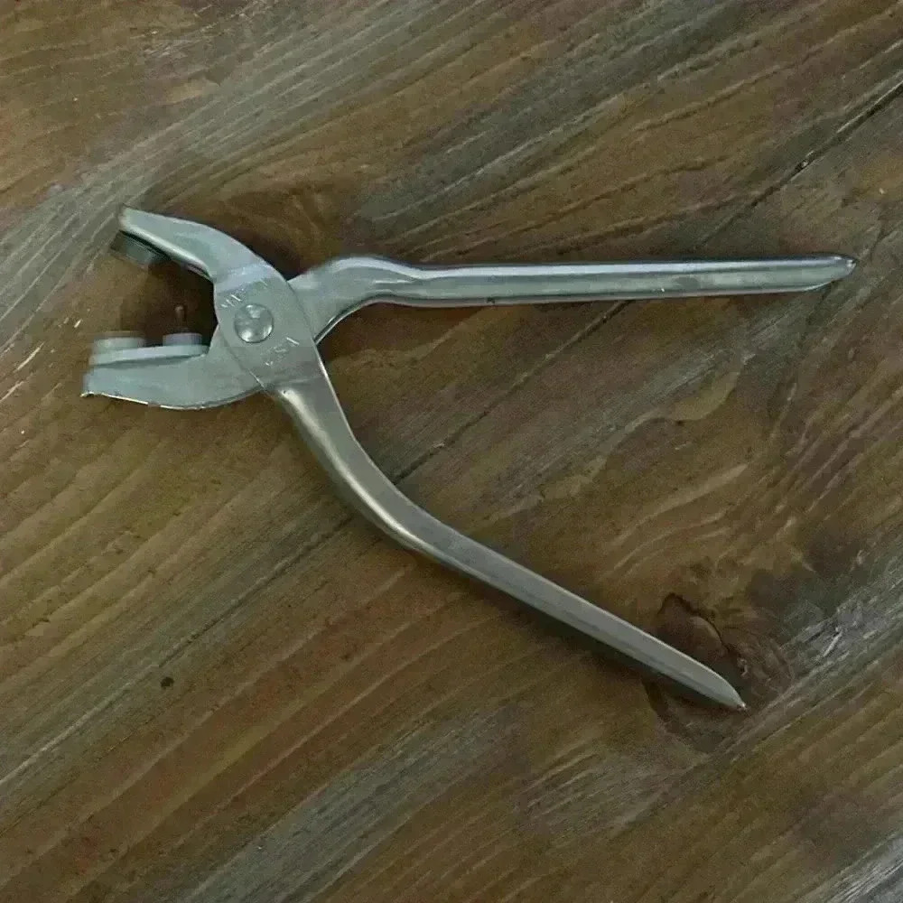 Scoville Grommet tool